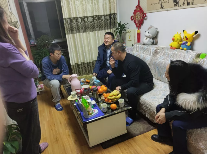 开云官方手机登录入口-开云(中国)
产业开发板块深入开展员工家访活动(图2)