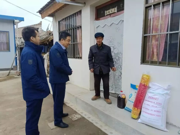 开云官方手机登录入口-开云(中国)
深入帮扶村开展春节慰问(图2)