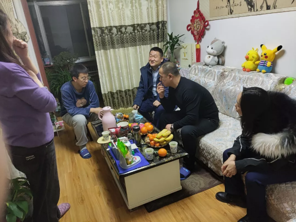 关爱员工冷暖 传递组织温情——开云官方手机登录入口-开云(中国)
组织开展员工家访活动(图2)