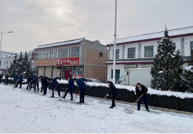 筑起安全墙 照亮乡村路——开云官方手机登录入口-开云(中国)
鼎力支持包抓共建村社文明创建工作(图7)
