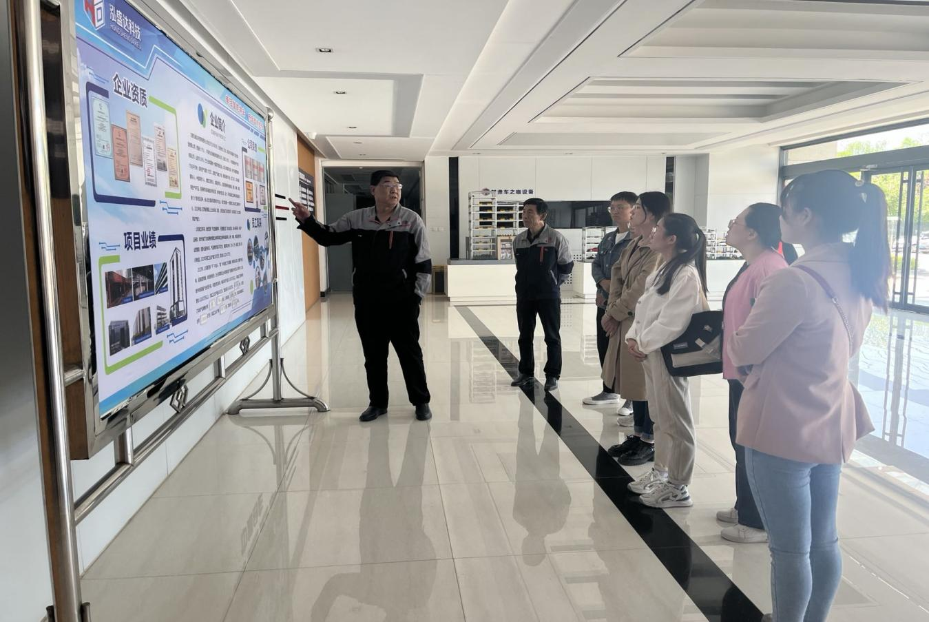 开云官方手机登录入口-开云(中国)
开展新员工入职培训(图3)
