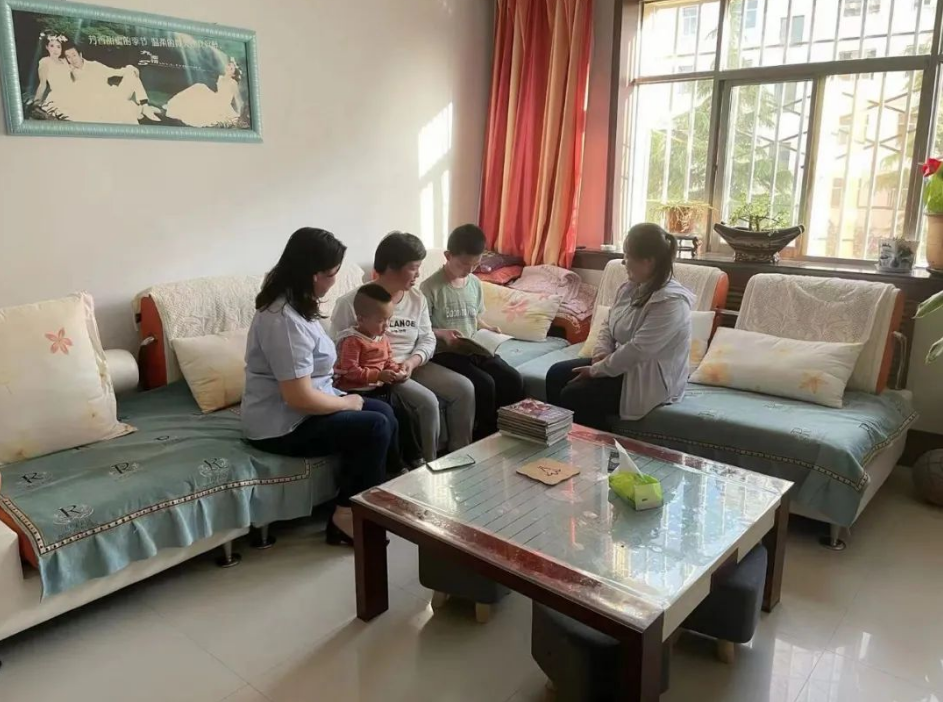开云官方手机登录入口-开云(中国)
开展女职工未成年子女关爱活动(图2)